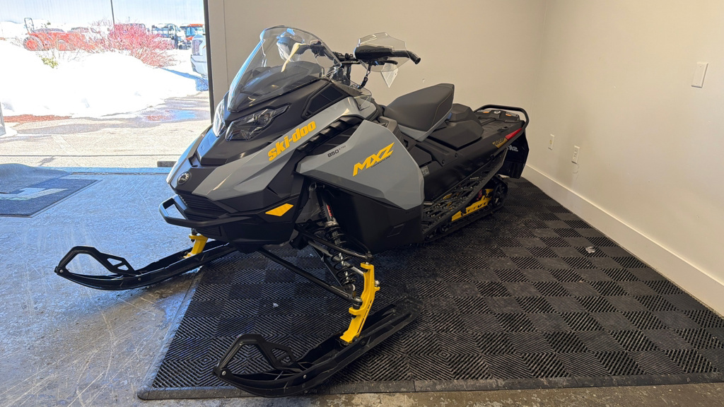 2026 Ski-Doo MXZ Adrenaline 850 E-TEC (129") 850 E-TEC 129 1.25 in milford NH