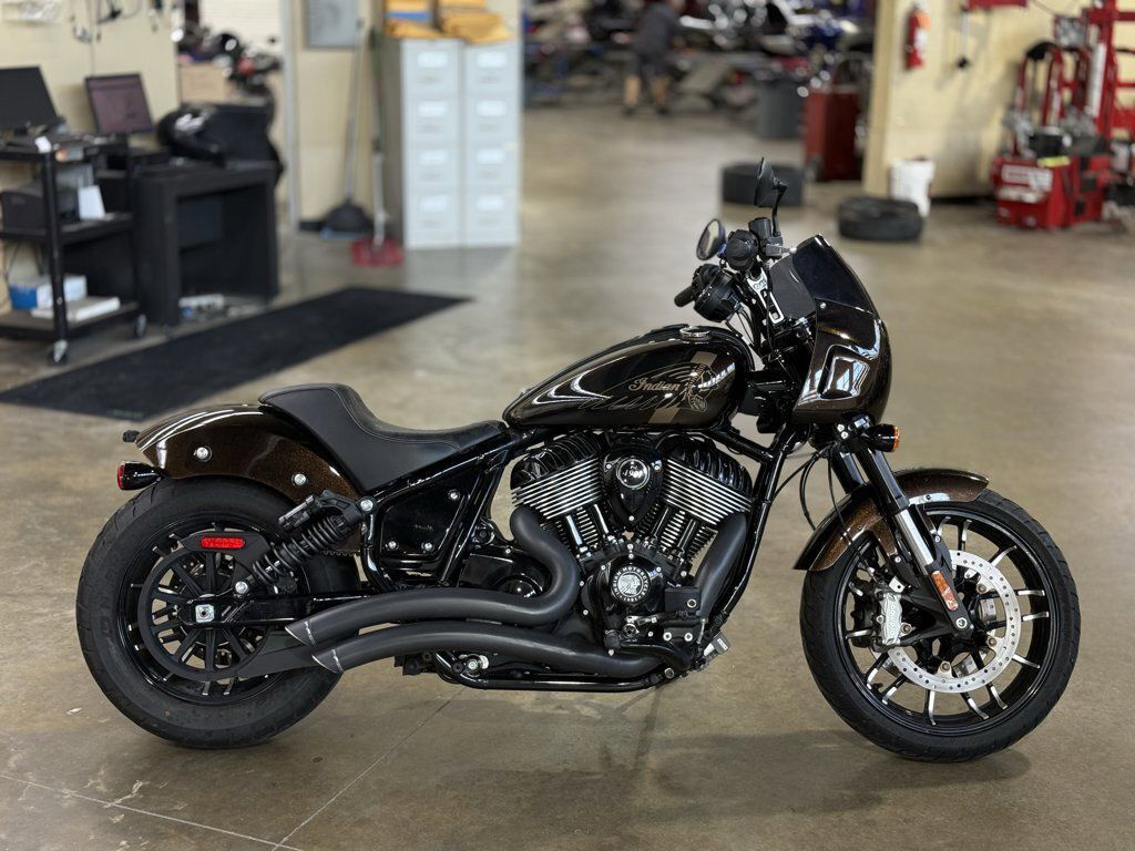 2024 Indian Sport Chief Icon Smoky Quartz Metallic Pearl BASE in Houston, TX