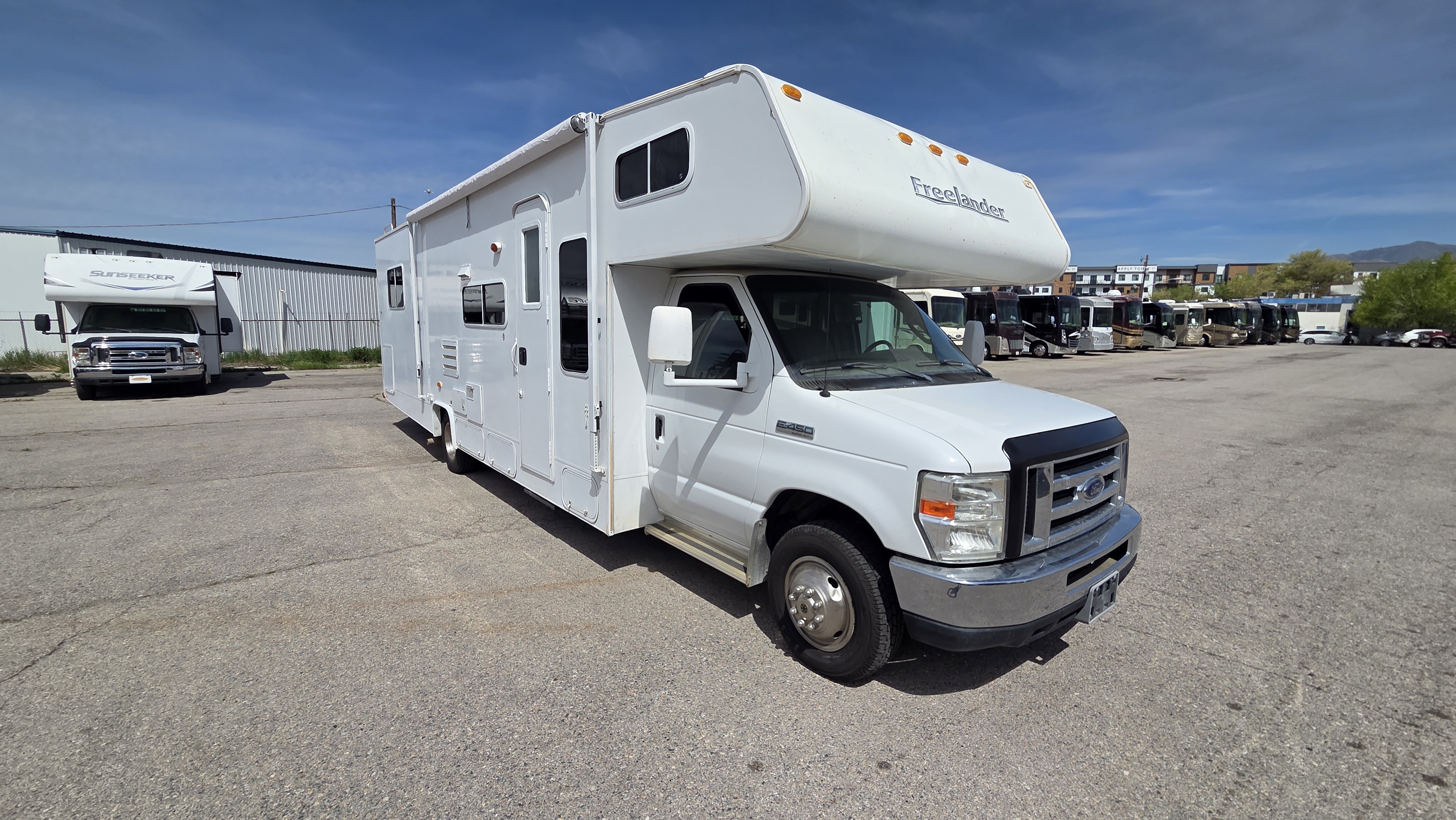 2009 Coachmen Freelander 3150SS RV