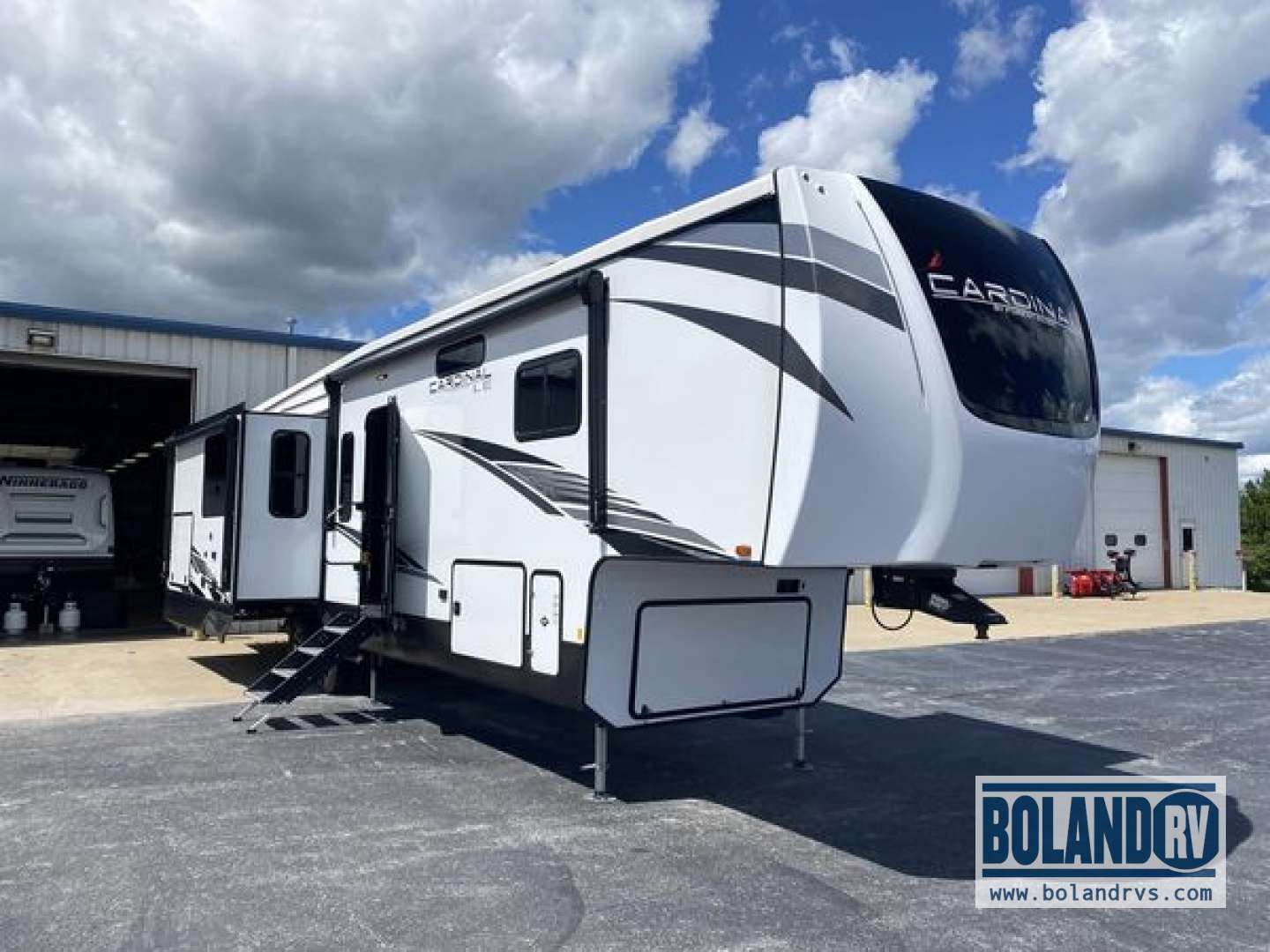 2022 Forest River Cardinal Limited 366DVLE in hannibal MO