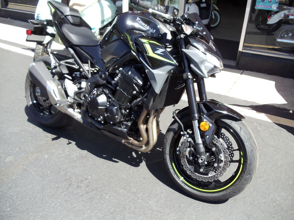 2024 Kawasaki Z900 ABS Metallic Spark Black/Metallic Matte Dark Gray ABS in Arlington Heights, IL