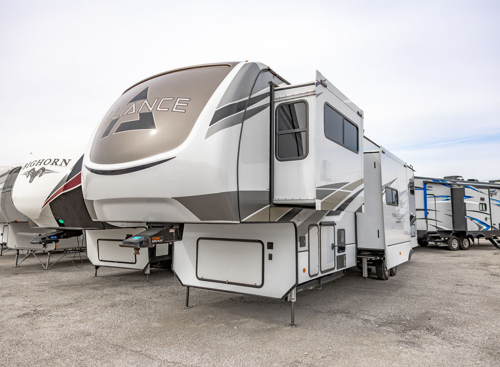 2022 Alliance Rv Paradigm 385FL RV