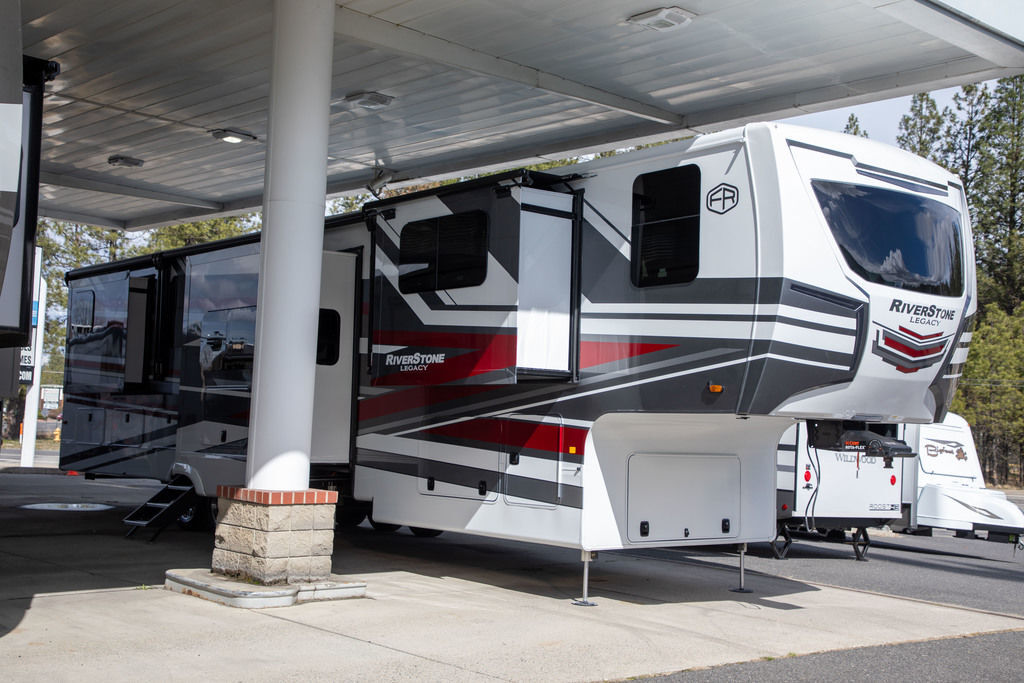 2025 Forest River Riverstone 425FO in spokane WA