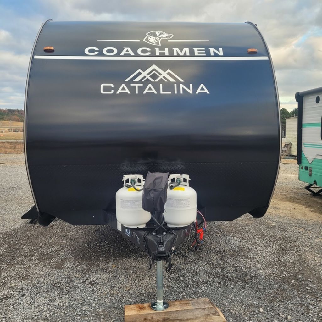 2026 Coachmen Catalina Summit Series 8 211BH RV
