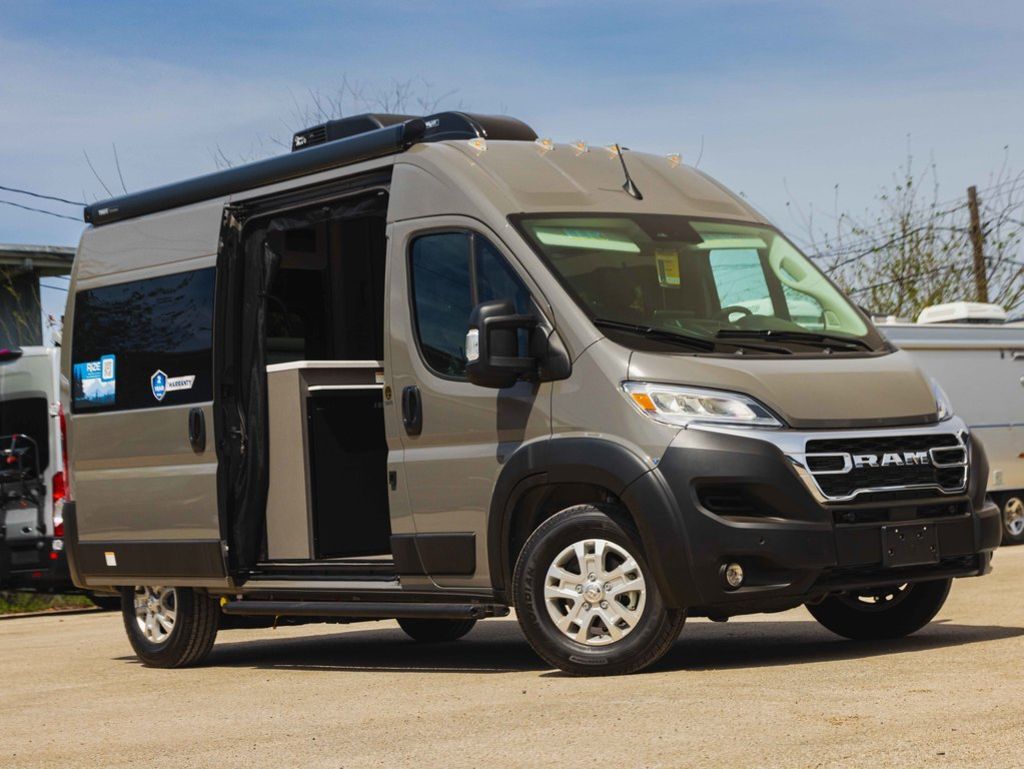 2026 Thor Motor Coach Rize 18MS in seguin TX