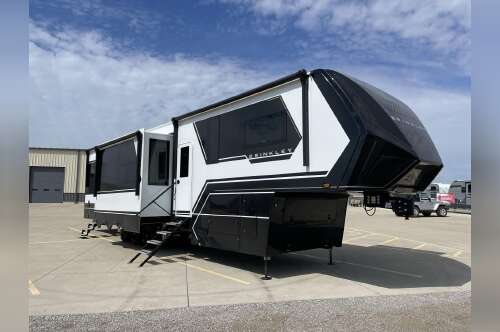 2027 Brinkley Rv Model G 3950 in blue grass IA