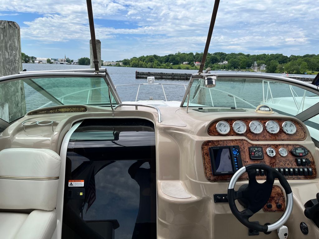 2005 Larson Cabrio 290 927 in laconia NH