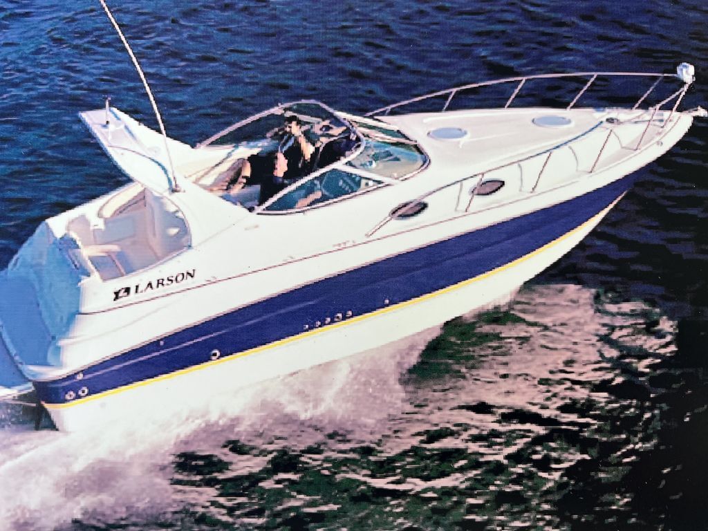 2005 Larson Cabrio 290 927 in laconia NH