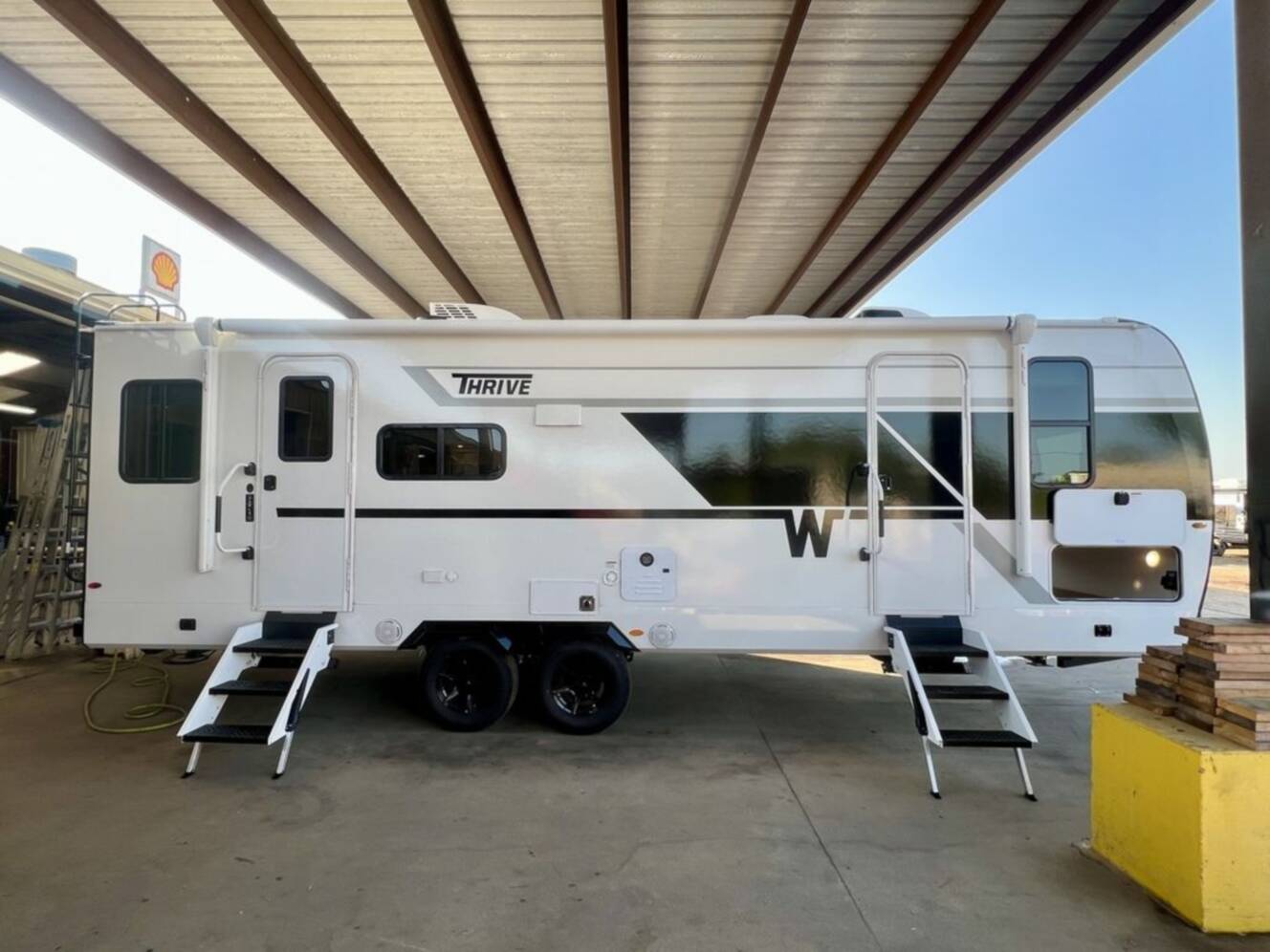 A photo of this 2026 Winnebago Thrive 25RLS
