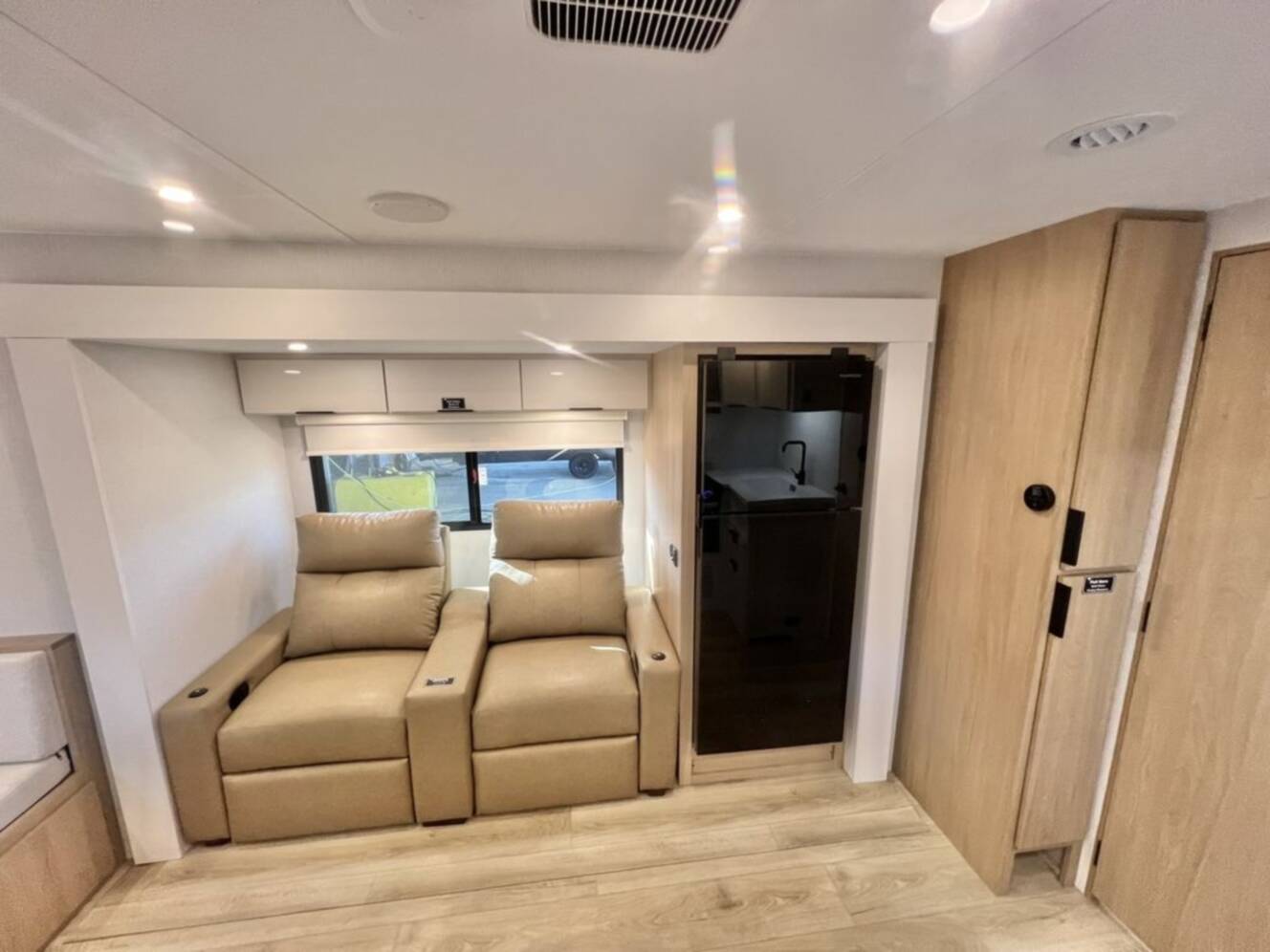 A photo of this 2026 Winnebago Thrive 25RLS