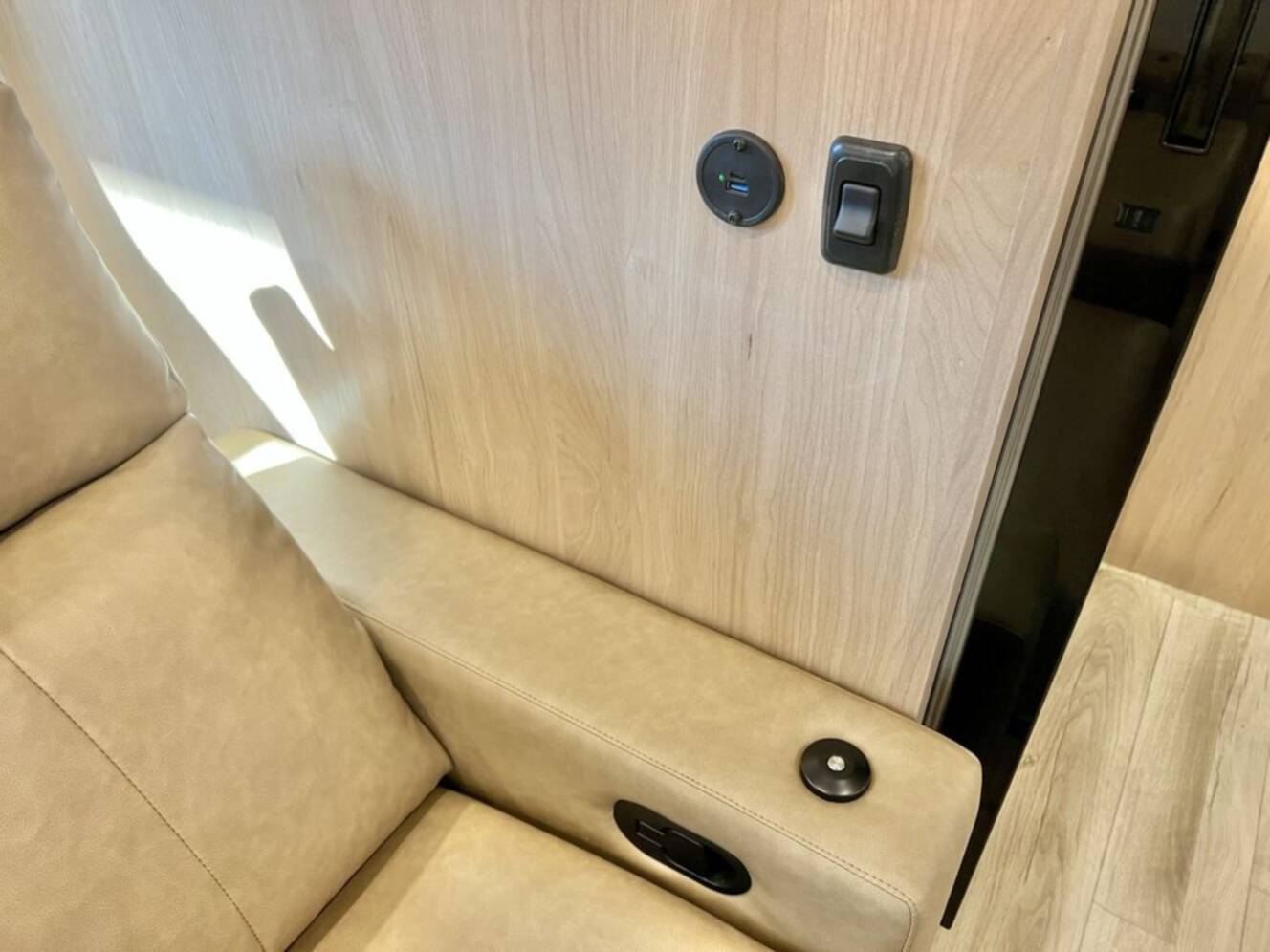A photo of this 2026 Winnebago Thrive 25RLS