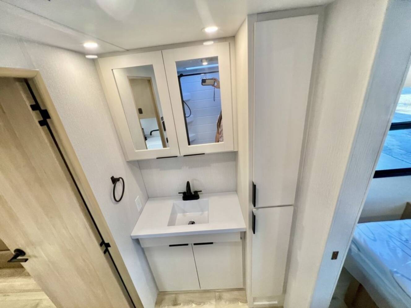A photo of this 2026 Winnebago Thrive 25RLS