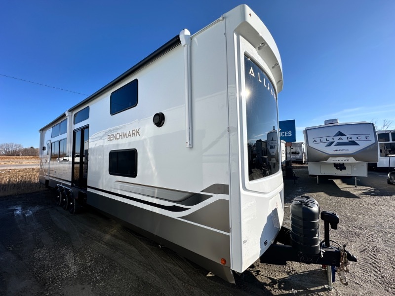 2026 Alliance Rv Benchmark 44LFT RV
