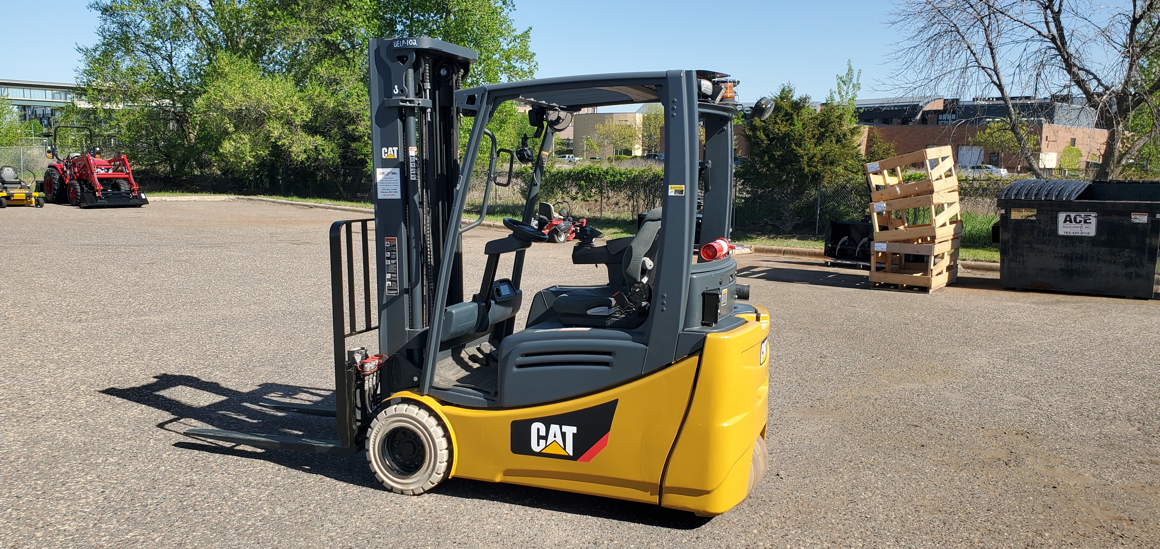 2022 CAT Lift Trucks 2ET4000 in Anoka, MN