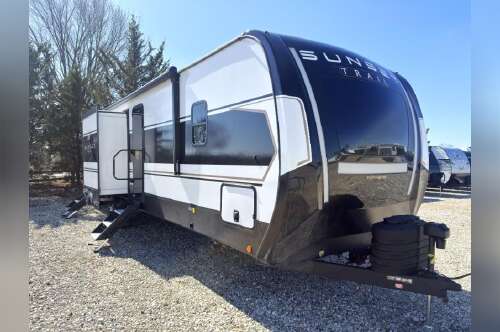 2026 Crossroads Sunset Trail Super Lite 331BH SS331BH in slinger WI
