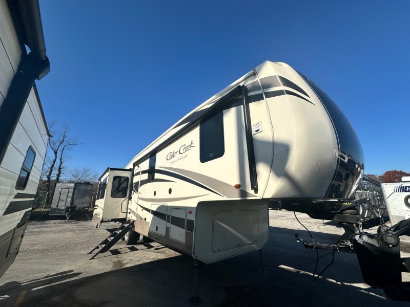 2017 Forest River Cedar Creek Champagne 38EL in frankfort IL