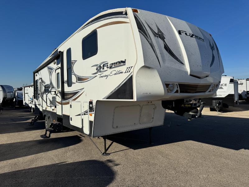 2011 Keystone Fuzion 322 Fifth Wheel Toy Hauler RV