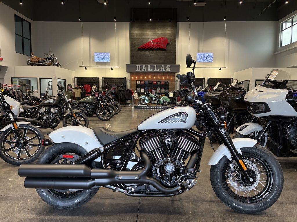 2026 Indian Motorcycle® CHIEF BOB DH, GHOST WHITE MTLLC SMK, 49ST Dark Horse® DARK HORSE in Irving, TX