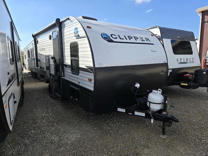 2022 Coachmen Clipper 182DBU in neenah WI