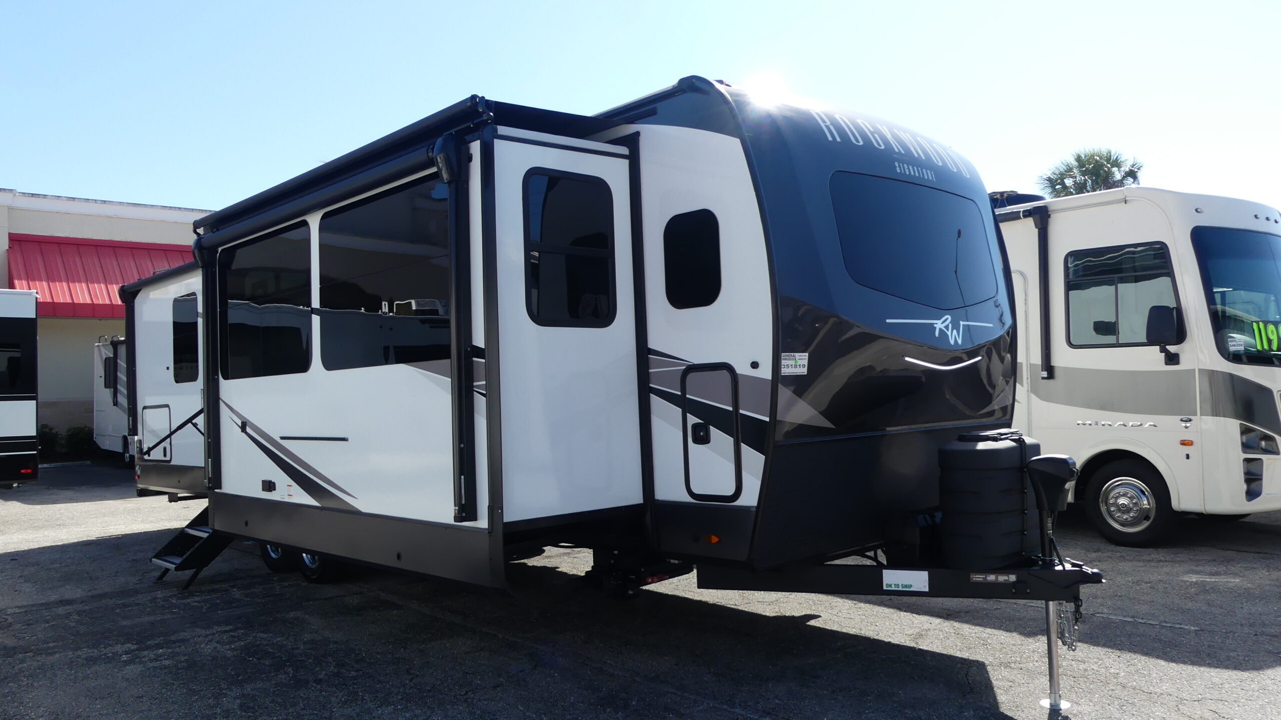 2025 Forest River ROCKWOOD SIGNATURE 8339FK in dover FL