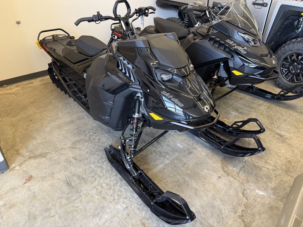 2026 Ski-Doo Summit® Adrenaline® with Edge Package 850 E-TEC 146 H 850 E-TEC 146 2.5 in red wing MN