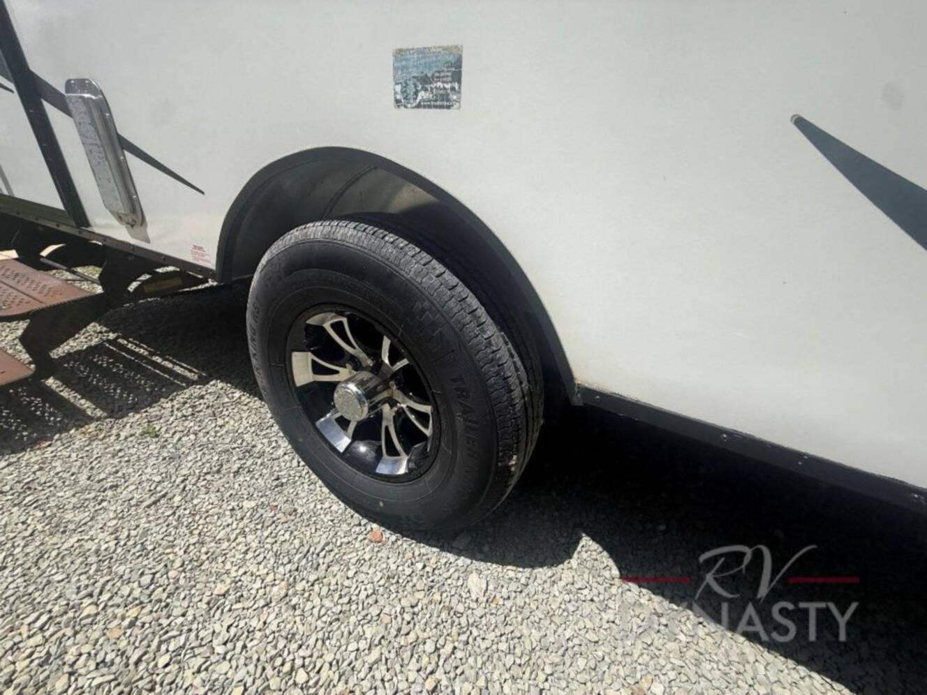 A photo of this 2019 Kz Escape E180TH