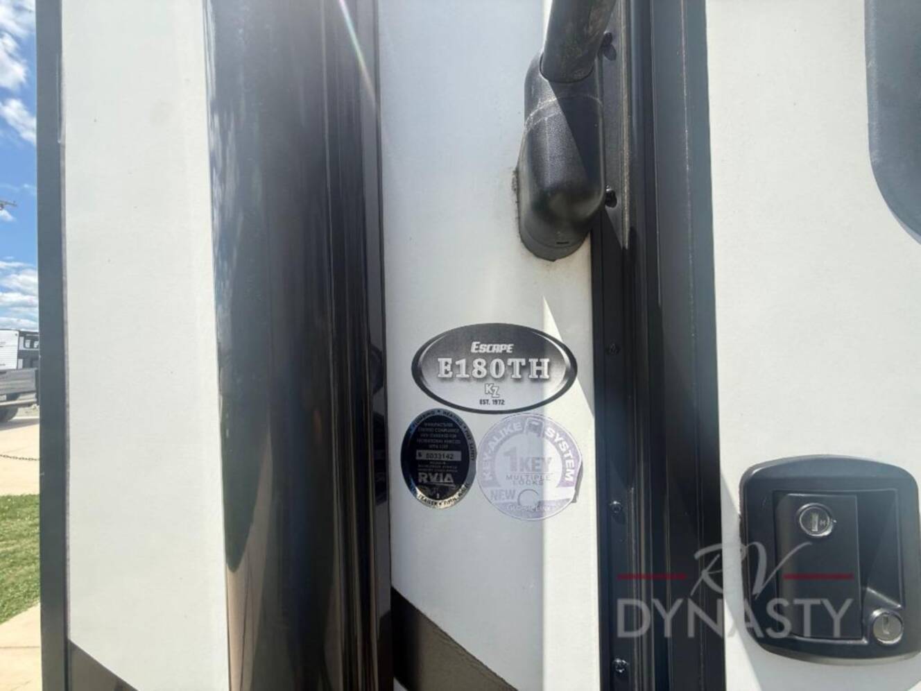 A photo of this 2019 Kz Escape E180TH