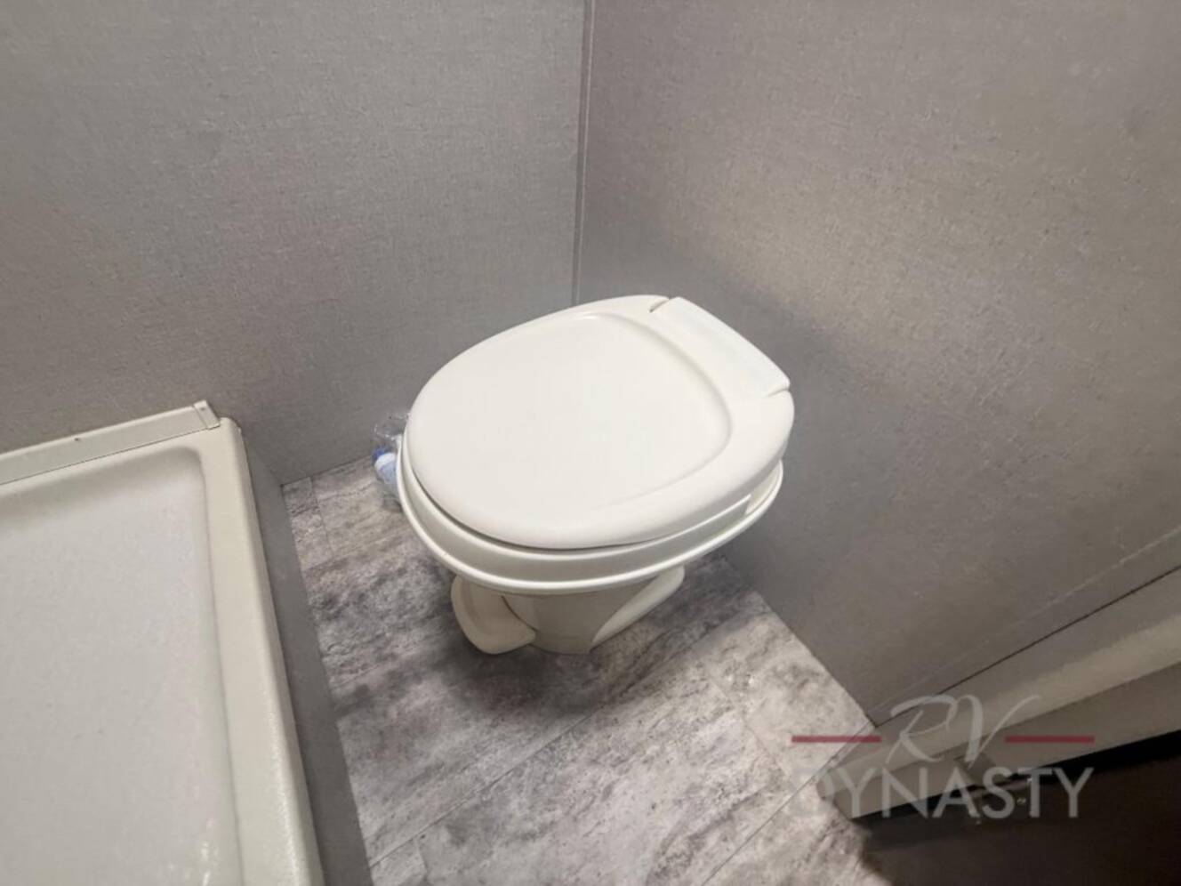 A photo of this 2019 Kz Escape E180TH