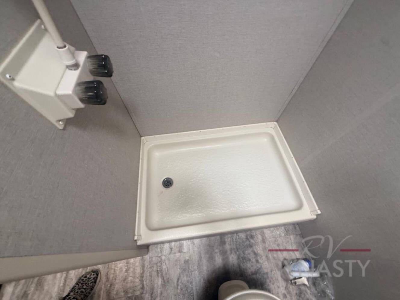 A photo of this 2019 Kz Escape E180TH