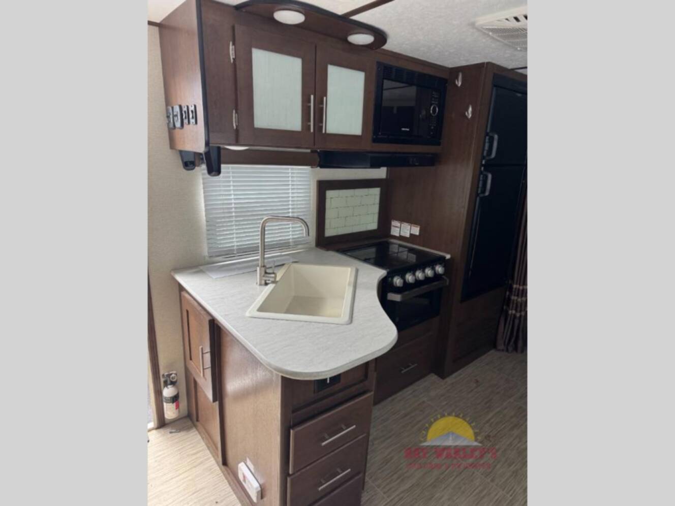 A photo of this 2020 Prime Time Rv Avenger 24BHS