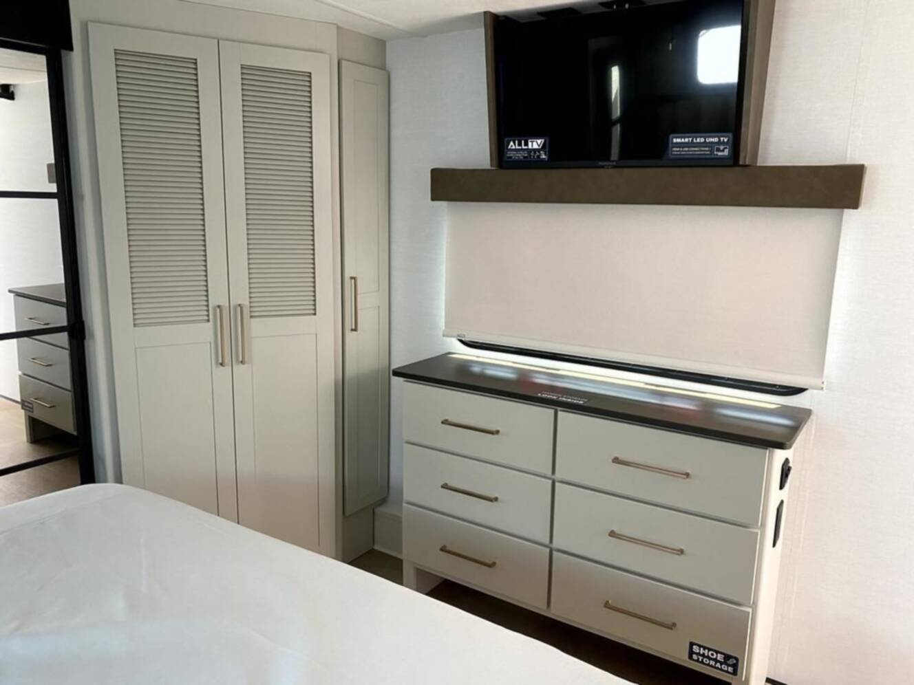 A photo of this 2027 Alliance Rv Paradigm 310RL