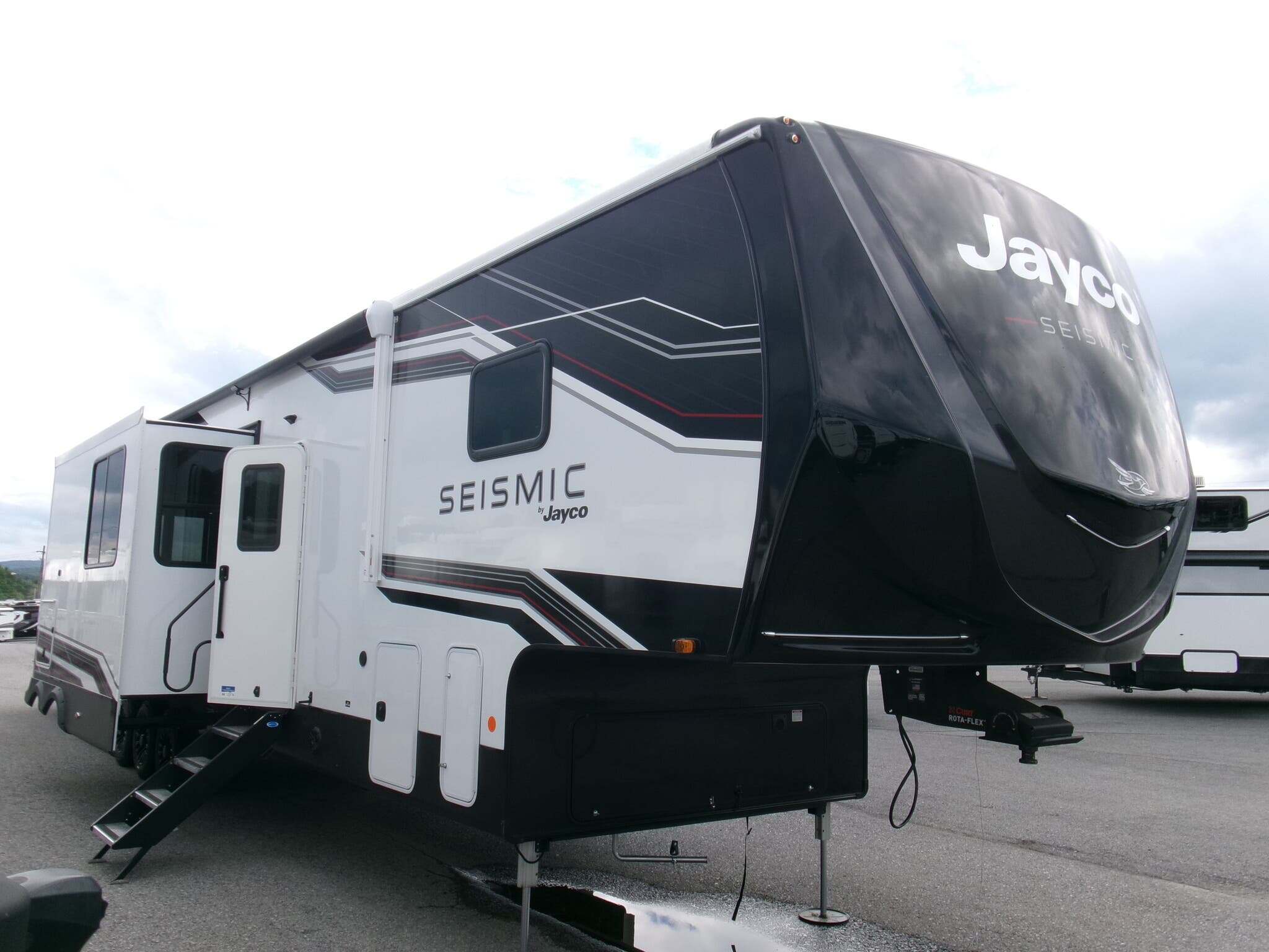 2026 Jayco Seismic 399 in duncansville PA