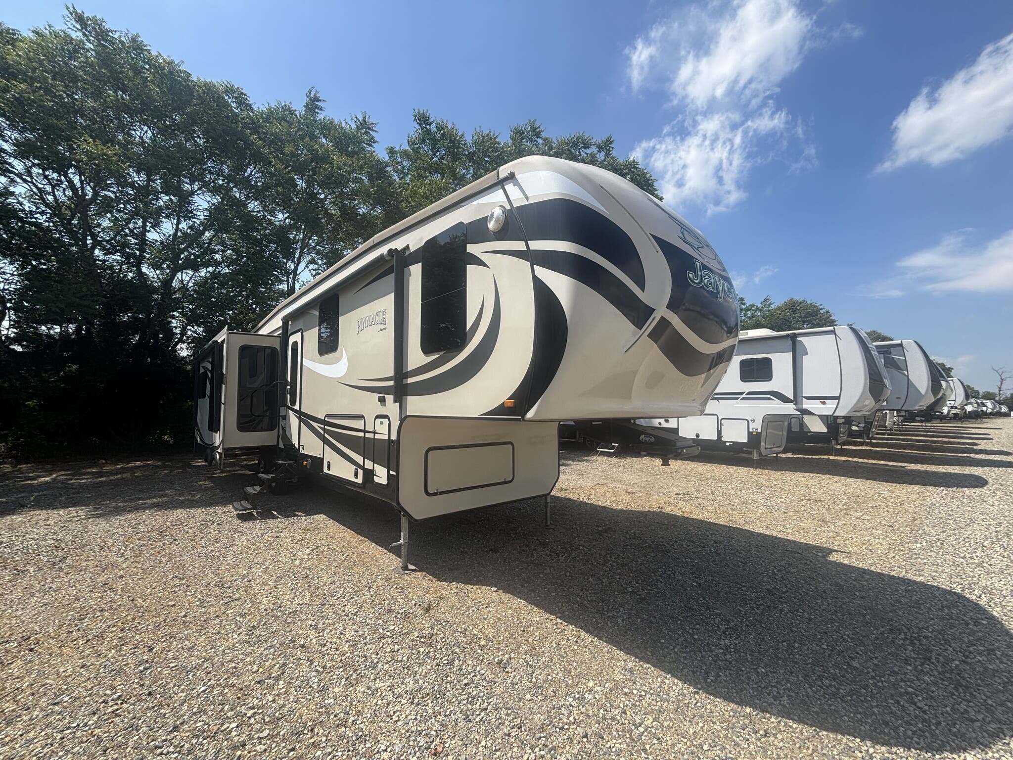 2015 Jayco Pinnacle 36RSQS in newfield NJ