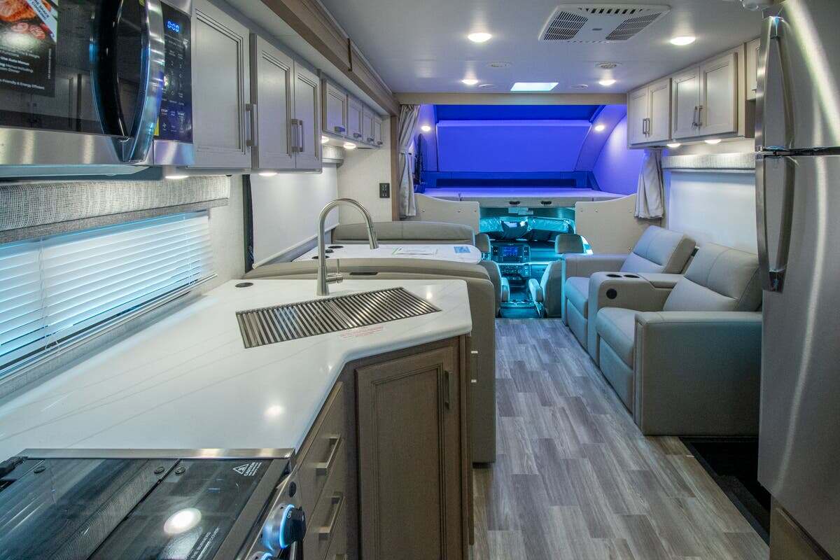 2027 Thor Motor Coach Magnitude Grand L35 in alvarado TX