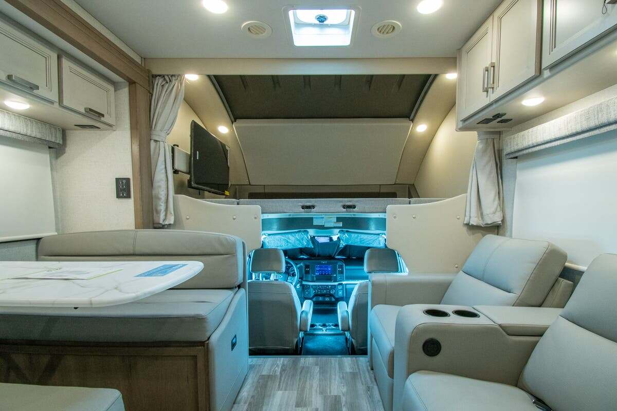 2027 Thor Motor Coach Magnitude Grand L35 in alvarado TX