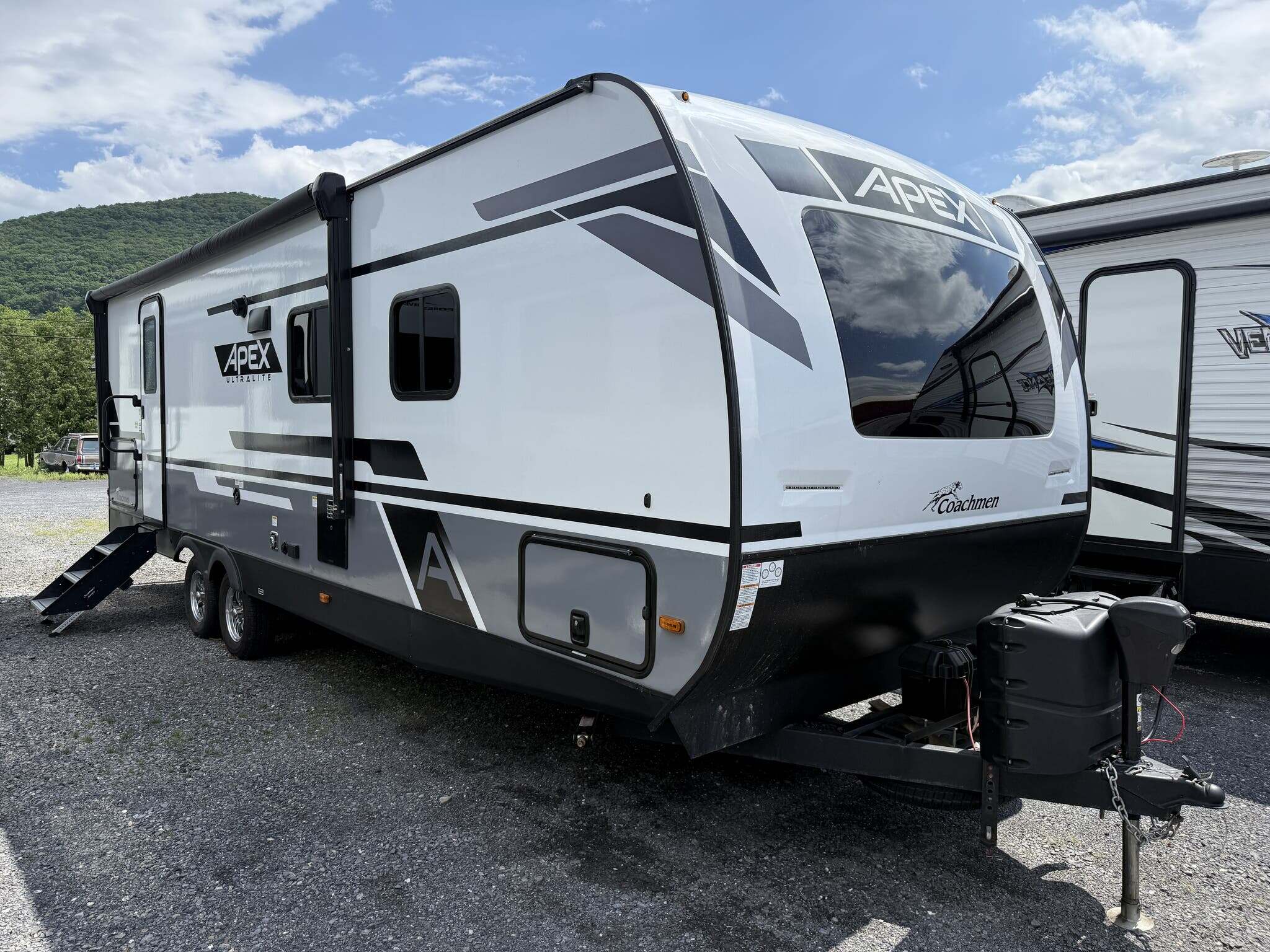 2023 Coachmen Apex Ultra-Lite 265 RBSS in mill hall PA