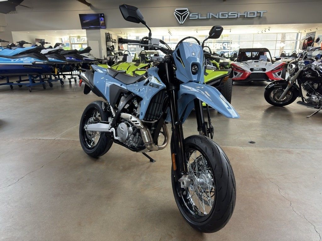2025 Suzuki DR-Z4SM BASE in Bellflower, CA