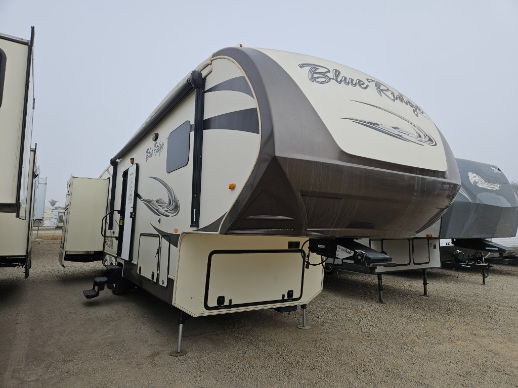 2016 Forest River Rv Cardinal Blue Ridge 3125RT in pismo beach CA