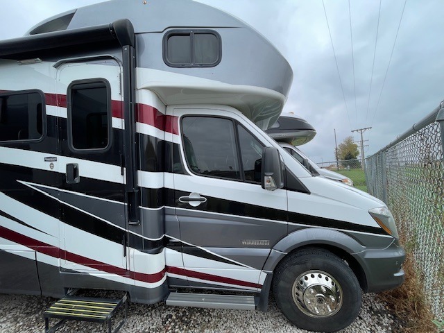 2015 Winnebago Navion 24J in longmont CO