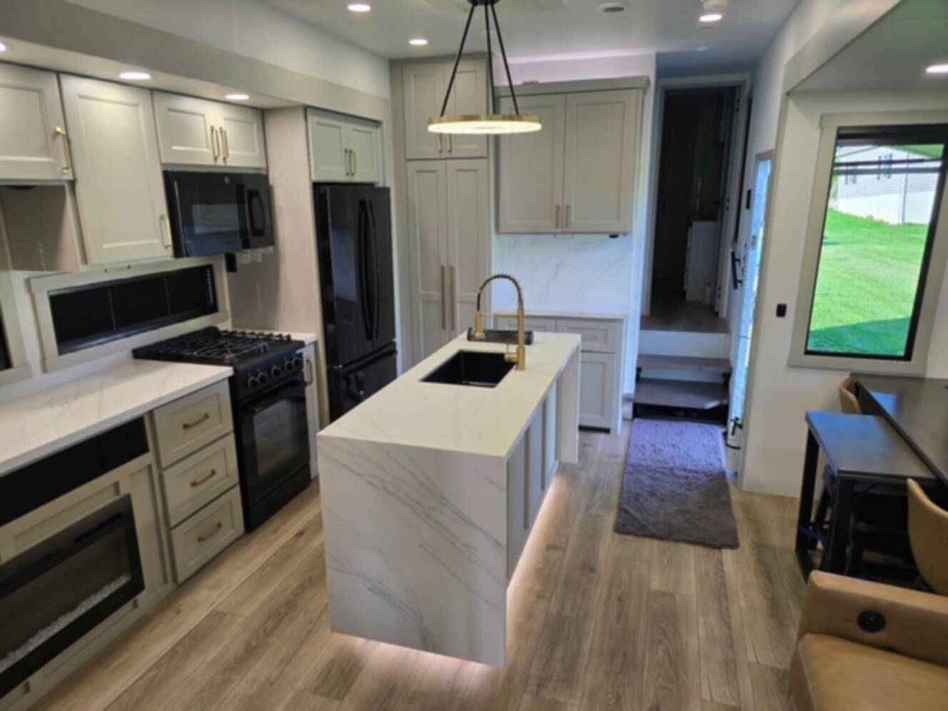 A photo of this 2025 Brinkley MODEL G 4100