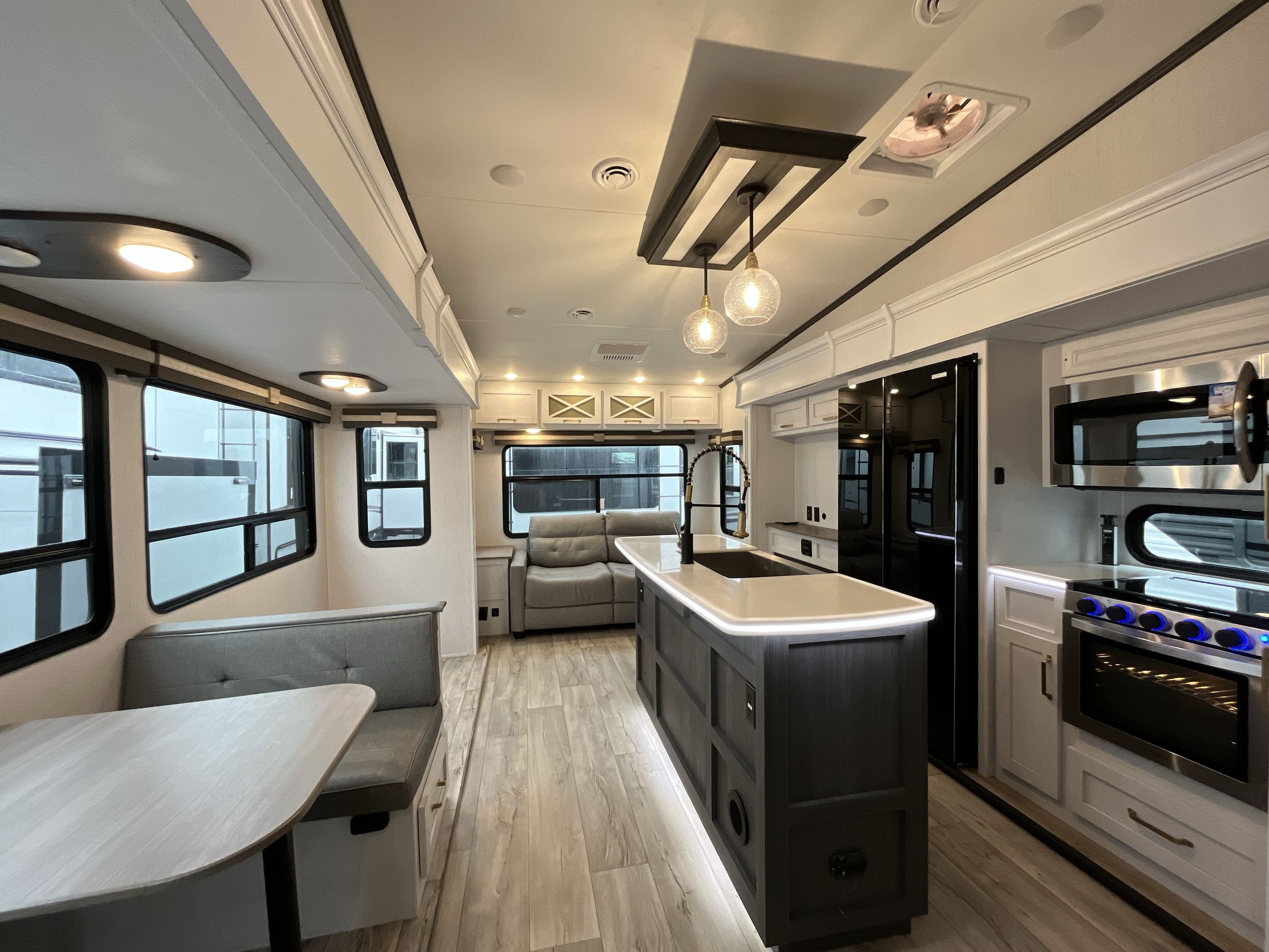 2023 Dutchmen ASTORIA 3553MBP in bend OR