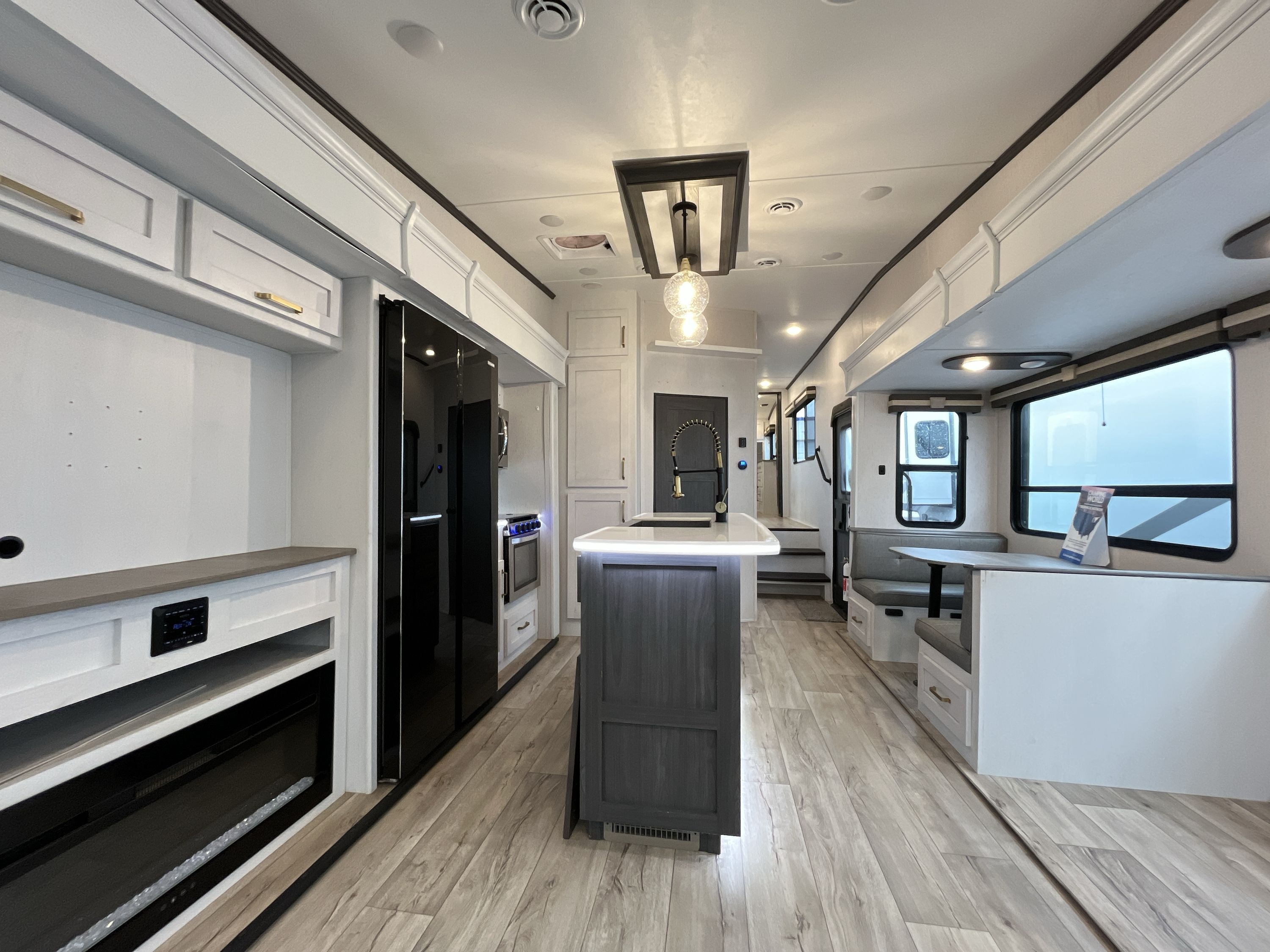 2023 Dutchmen ASTORIA 3553MBP in bend OR