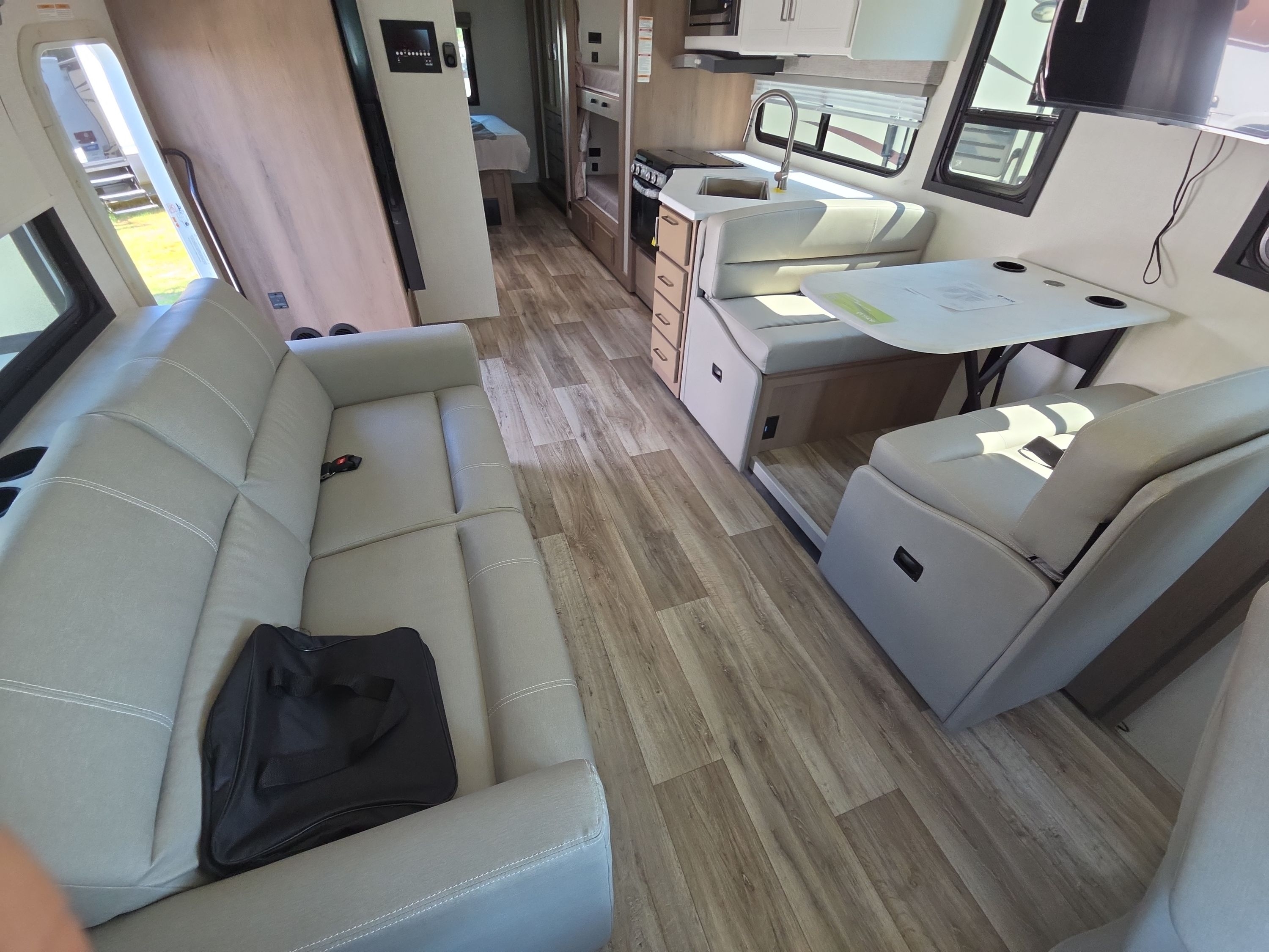 2027 Thor FREEDOM TRAVELER A32 in greenville NC