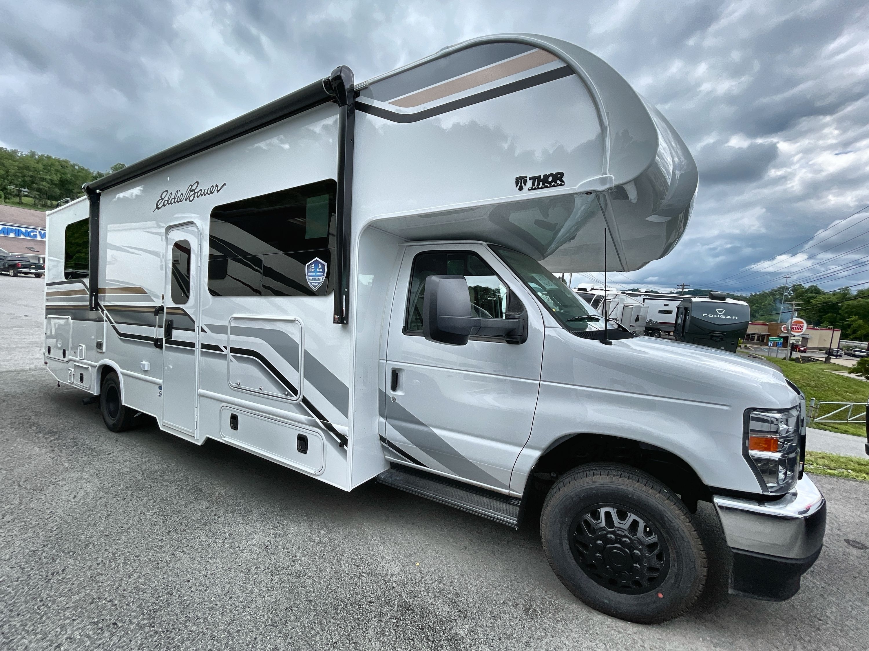 2027 Thor EDDIE BAUER 28EB in fairmont WV