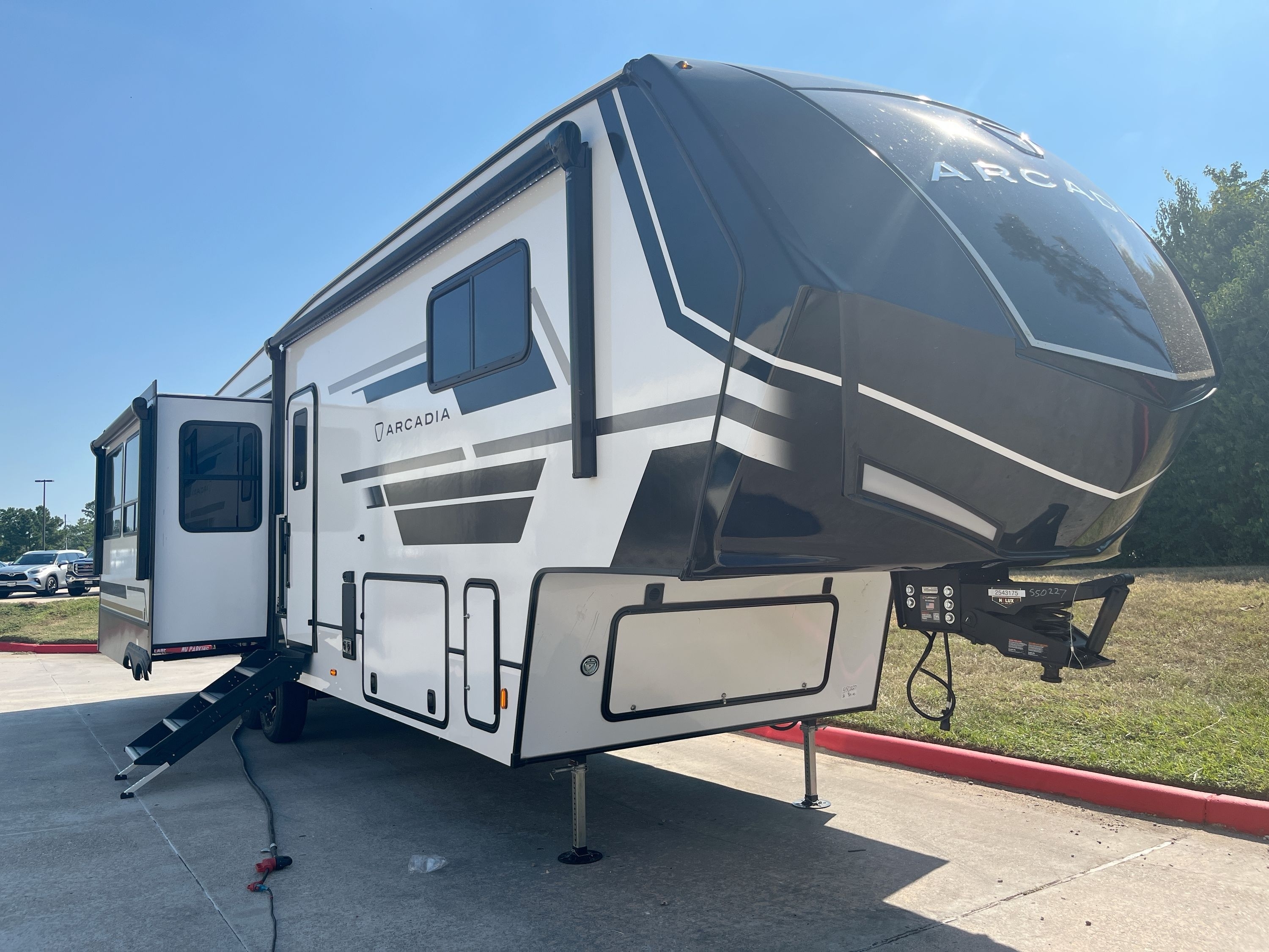 2026 Keystone ARCADIA 3260RL in spring TX