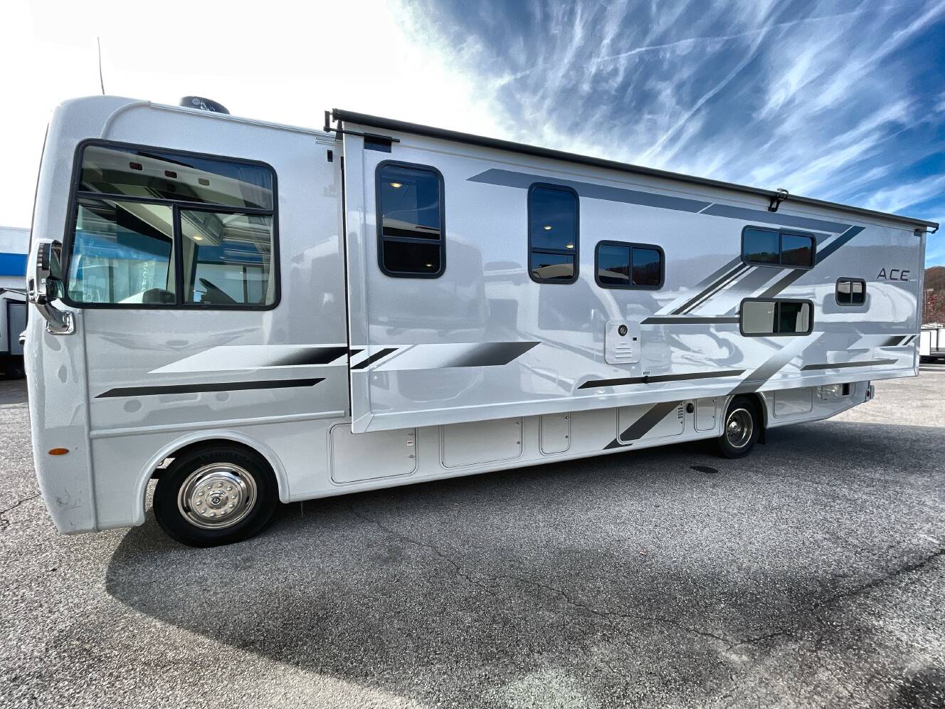 A photo of this 2026 Thor ACE 32B