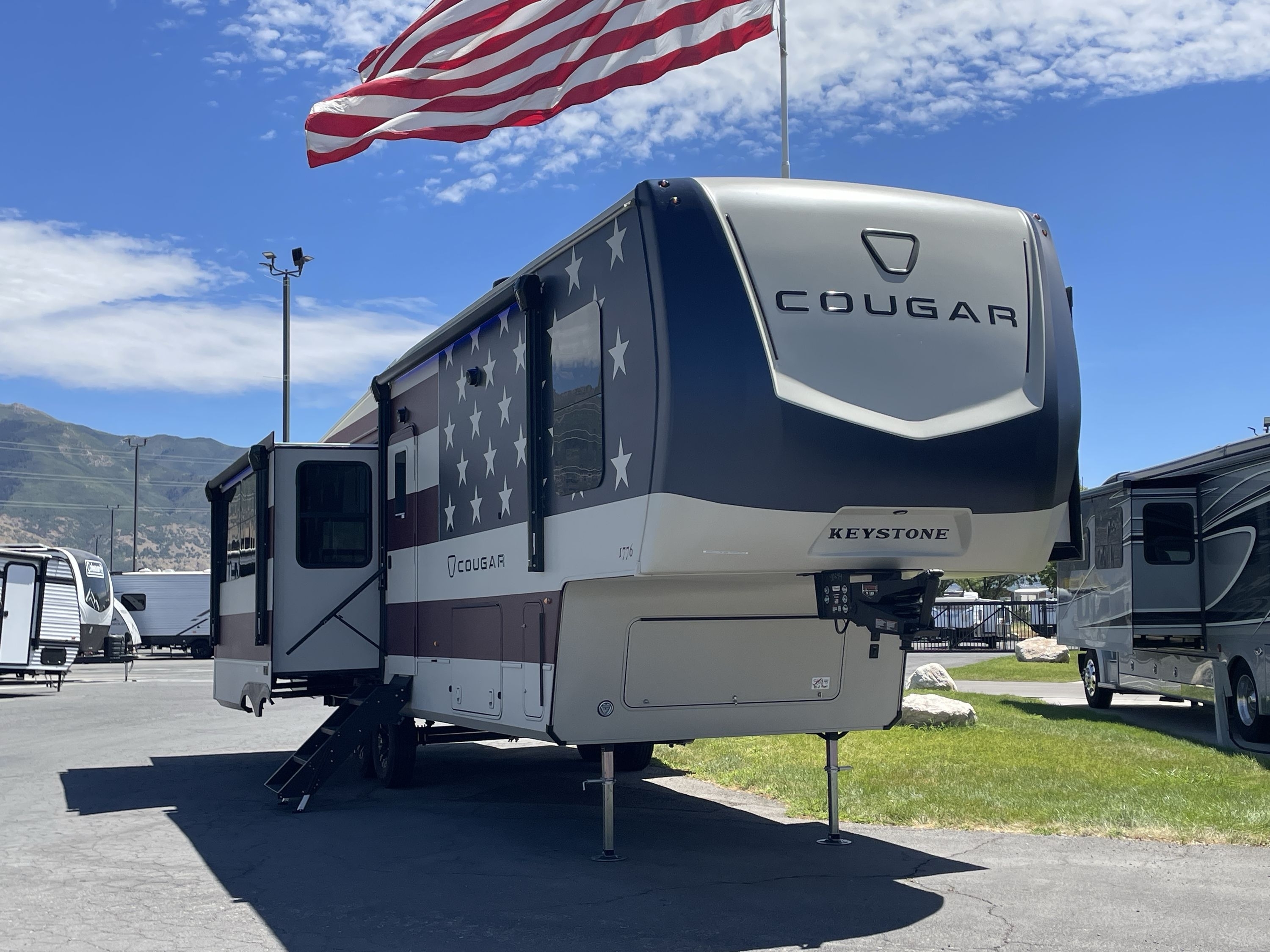 2026 Keystone COUGAR 1776 EDITION 316RLS in cheyenne WY