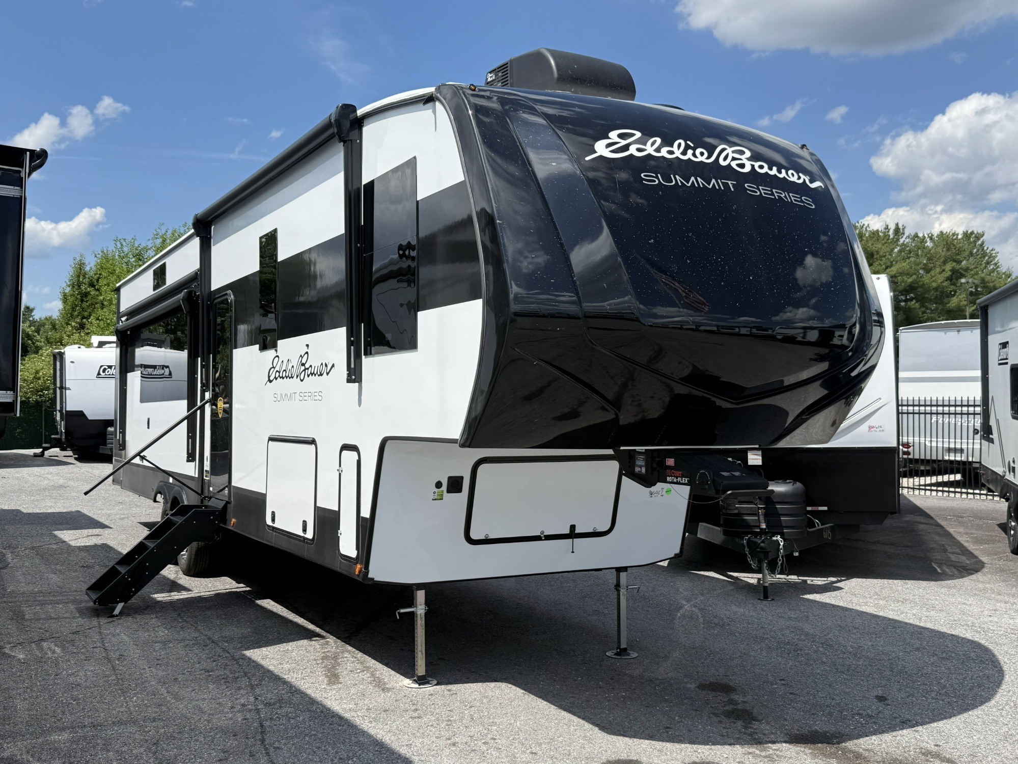 2027 Dutchmen EDDIE BAUER SUMMIT 3511RK in hanover PA