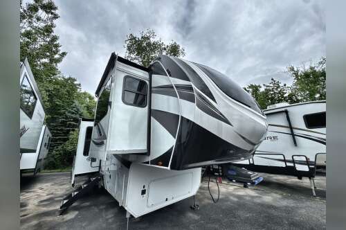 2024 Grand Design SOLITUDE 380FL in hamburg NY