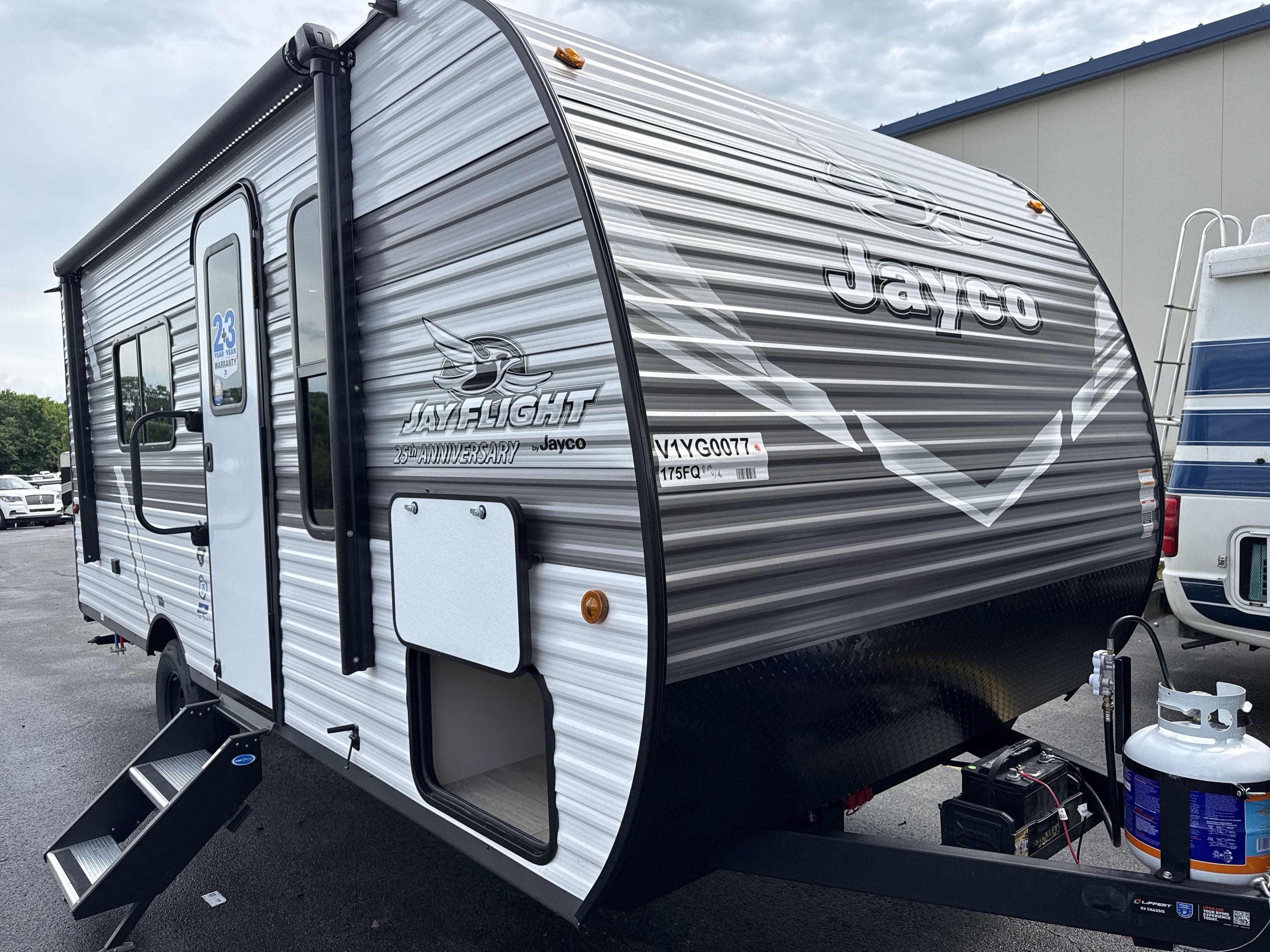 2027 Jayco JAY FLIGHT 175FQ in georgetown KY